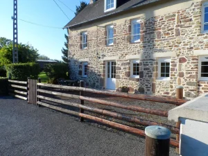 Maison de 2 chambres avec jardin clos et wifi a Chanteloup a 4 km de la plage Chanteloup